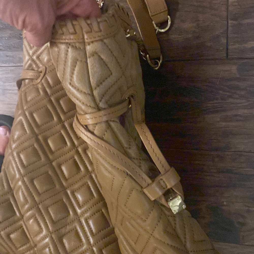 Tory Burch Tan Gold Quilted Shoulder Bag - Picture 5 of 11